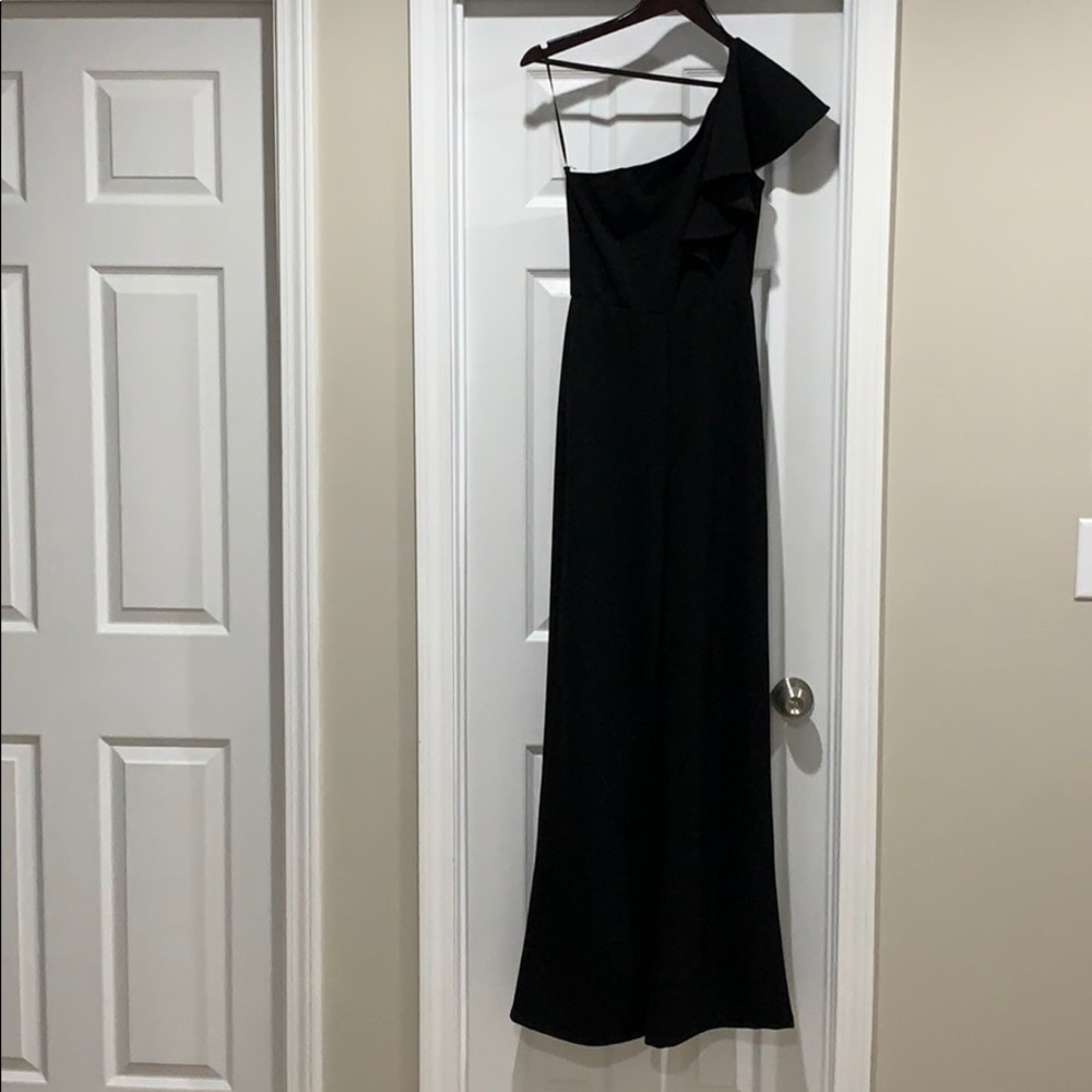 PIXI+IVY Black one ruffled shoulder jumpsuit